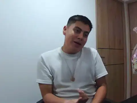 Snapshot of andres_rivera chatting on March 4, 3:12 am andres rivera online show from March 4, 3:12 am