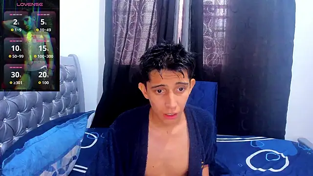 gomitaboy1 online show from March 25, 7:42 pm