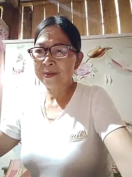 Snapshot of Sky-rain98 chatting on June 18, 9:14 am Sky-rain98 online show from June 18, 9:14 am
