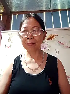 Snapshot of Sky-rain98 chatting on July 25, 8:34 am Sky-rain98 online show from July 25, 8:34 am