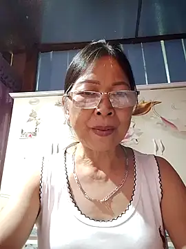 Snapshot of Sky-rain98 chatting on July 28, 9:15 am Sky-rain98 online show from July 28, 9:15 am