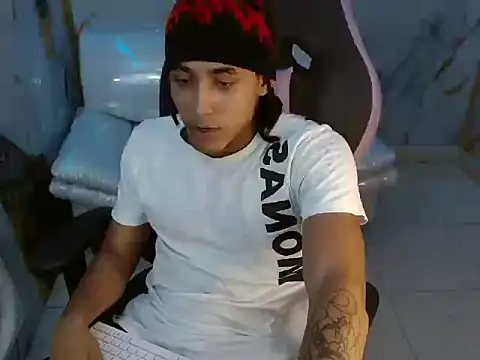 taylor bigdick18 online show from March 17, 1:32 am