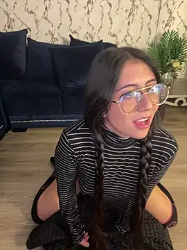 Lunaliaa  online show from March 11, 5:35 am