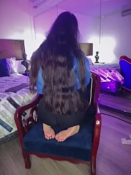 Lunaliaa  online show from March 25, 5:35 am