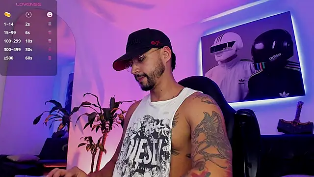 Snapshot of NikoHank_ chatting on June 14, 7:21 am NikoHank online show from June 14, 7:21 am