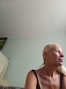 ViktoriaSexi1 online show from July 4, 5:35 am
