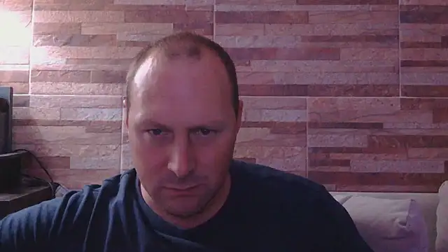Snapshot of lustonfan chatting on April 21, 2:51 am lustonfan online show from April 21, 2:51 am