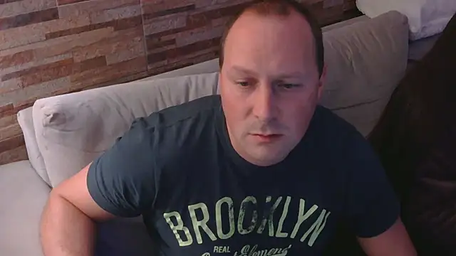 Snapshot of lustonfan chatting on May 1, 2:38 am lustonfan online show from May 1, 2:38 am