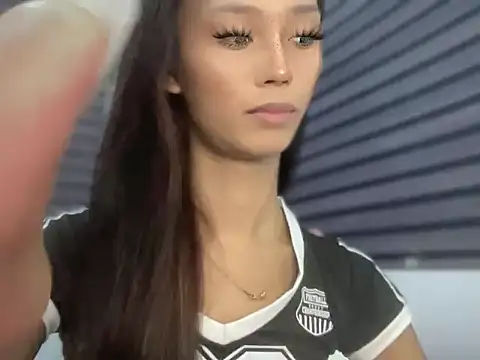 Snapshot of Sunkissed_seductress chatting on June 3, 2:19 pm Sunkissed seductress online show from June 3, 2:19 pm