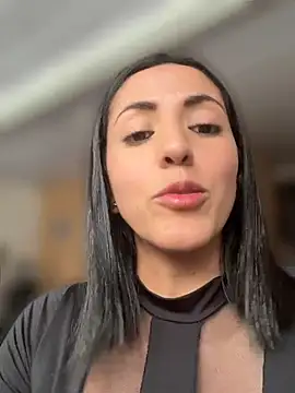 SamanthaWalker  online show from June 23, 3:10 pm