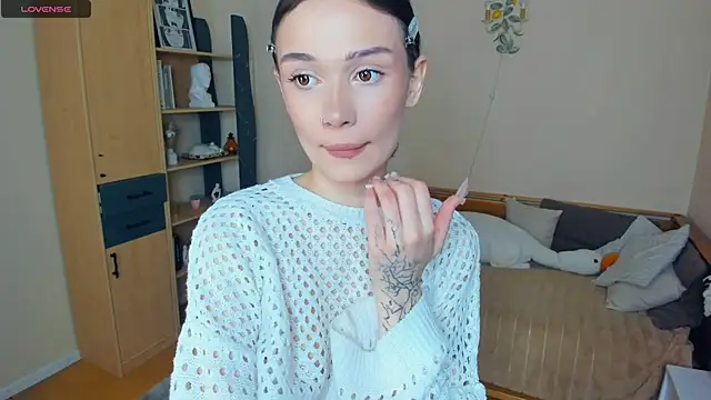 Snapshot of LynnCiprian chatting on May 13, 8:16 pm LynnCiprian online show from May 13, 8:16 pm