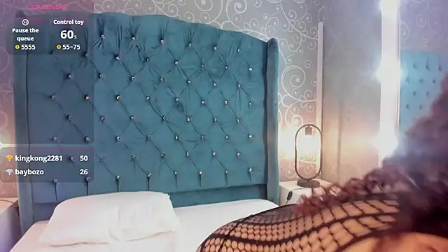 Snapshot of CoralineRed chatting on April 28, 2:27 am CoralineRed online show from April 28, 2:27 am
