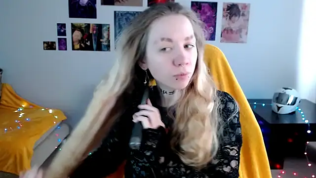 Nica Kawaii online show from April 14, 6:52 am