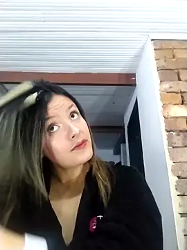 Snapshot of CynthiaMore chatting on May 11, 4:04 pm CynthiaMore online show from May 11, 4:04 pm