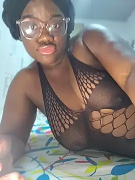 YourLiaa  online show from April 5, 7:05 am