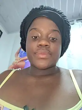 YourLiaa  online show from April 5, 11:35 pm