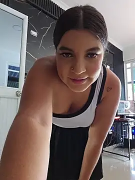 Snapshot of Pretty_Julieta chatting on July 16, 7:31 pm Pretty Julieta online show from July 16, 7:31 pm