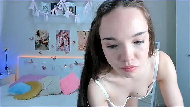Snapshot of Milly_Lane chatting on May 7, 3:12 am Milly Lane online show from May 7, 3:12 am