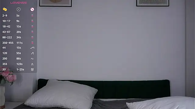 Snapshot of CleotildePiel chatting on July 28, 2:13 pm CleotildePiel online show from July 28, 2:13 pm