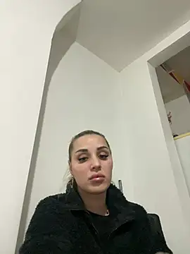 Giullyaxxx online show from March 11, 10:16 pm