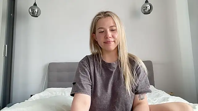 Snapshot of alyrasun chatting on July 28, 3:21 pm alyrasun online show from July 28, 3:21 pm