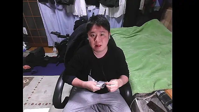 hide39 online show from March 13, 5:08 pm