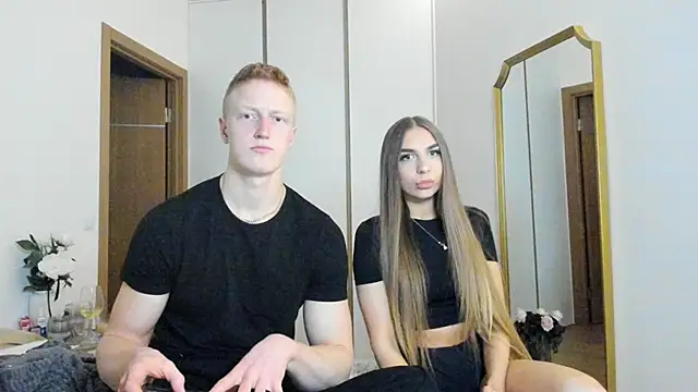 StepSisandStepBro online show from March 21, 6:00 pm