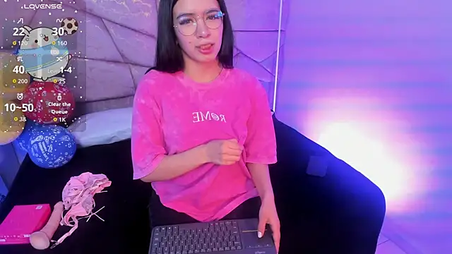 Amara Velle online show from June 16, 1:03 pm