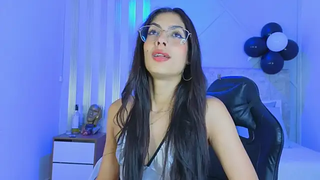 j belle  online show from March 23, 2:54 pm