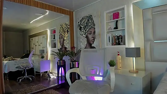 ZoeTaylorl online show from March 18, 1:36 pm