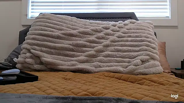 SecretsNextDoor online show from March 31, 4:51 pm