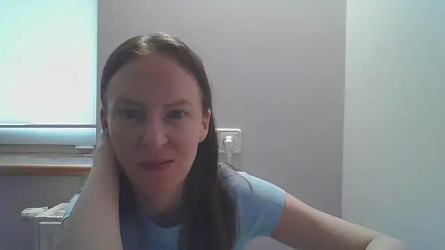 Snapshot of AnnaTight chatting on July 2, 8:31 am AnnaTight online show from July 2, 8:31 am