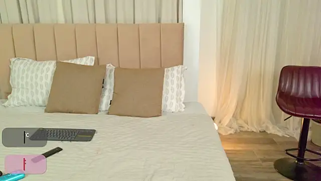 Snapshot of grace_clarc chatting on June 25, 3:27 pm grace clarc online show from June 25, 3:27 pm