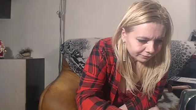 Snapshot of Abby_Lust chatting on December 29, 5:33 pm Abby Lust online show from December 29, 5:33 pm