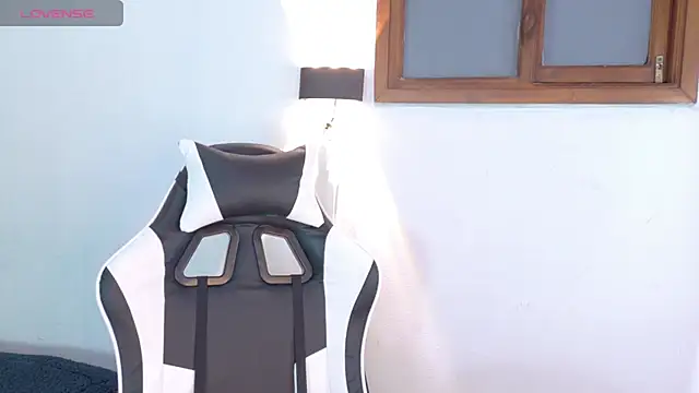 Catalinaa01 online show from July 16, 1:06 pm