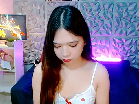 Snapshot of 7inchbigsurprise chatting on June 20, 11:46 am 7inchbigsurprise online show from June 20, 11:46 am