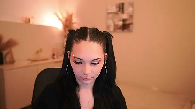 Ellediane18 online show from March 12, 2:12 pm