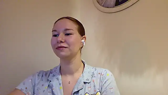 passionatefox online show from March 10, 2:11 pm