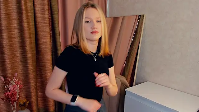 CelsaDelucia online show from March 10, 7:35 am