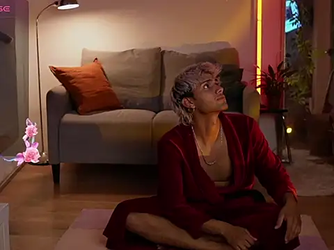 Snapshot of lunaticas_ chatting on June 6, 9:41 pm lunaticas online show from June 6, 9:41 pm
