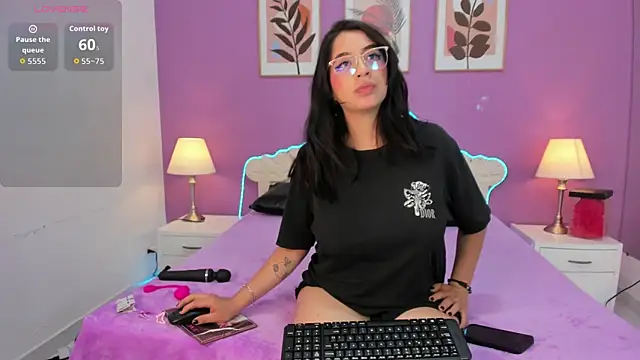 YayaQueen online show from June 15, 12:18 pm