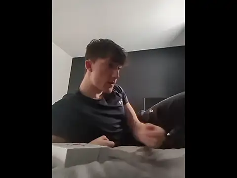 HornyKing2969 online show from April 2, 12:47 pm