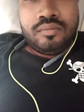 Snapshot of DjWaleBabu01 chatting on April 25, 11:46 am DjWaleBabu01 online show from April 25, 11:46 am