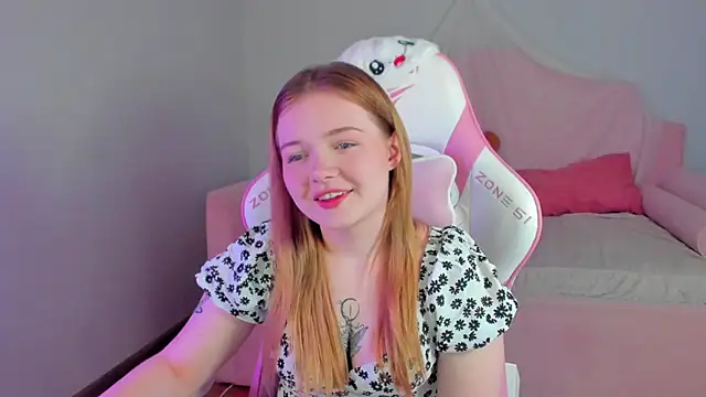 Snapshot of ElinaVale chatting on May 10, 5:07 pm ElinaVale online show from May 10, 5:07 pm