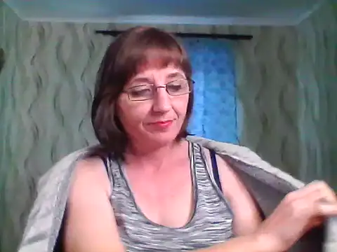Alisaprice077 online show from April 22, 9:01 am