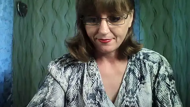 Snapshot of Alisaprice077 chatting on June 28, 8:42 am Alisaprice077 online show from June 28, 8:42 am