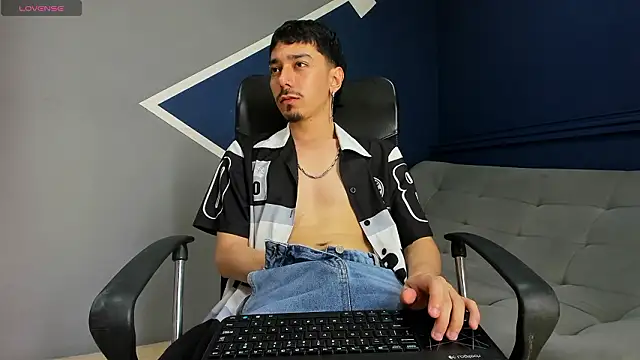 finn jackson online show from March 11, 7:31 pm