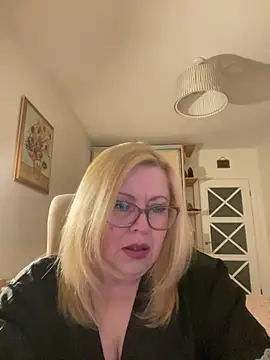JanieLight53 online show from April 29, 6:03 pm