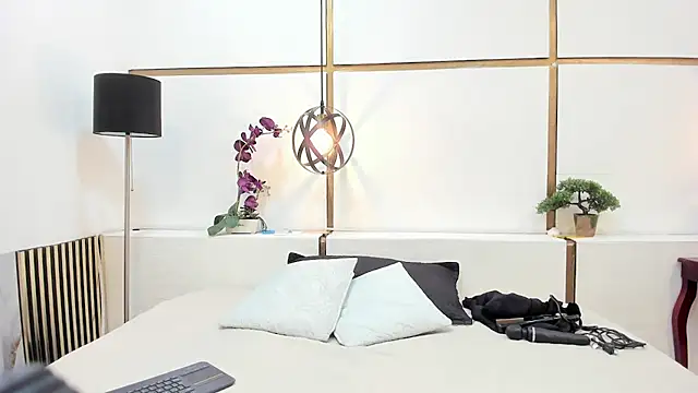 BrendaCantorel online show from March 31, 11:54 am