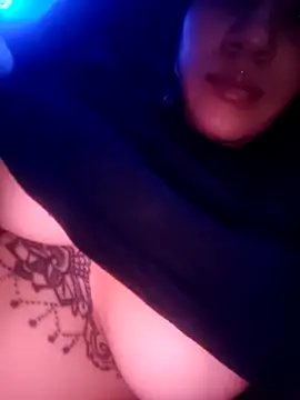 penelopethoms online show from March 7, 2:52 am